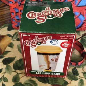 Travel coffee mug leg lamp shade with silicone lid